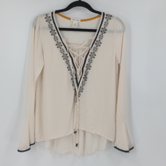 Chic Cream Blouse with Black Lace by Love Tree - Picture 1 of 5